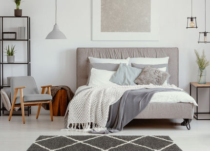 Moroccan Dark Grey Shaggy Rug | 540