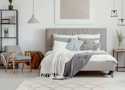 Moroccan Ivory Grey Shaggy Rug | 800